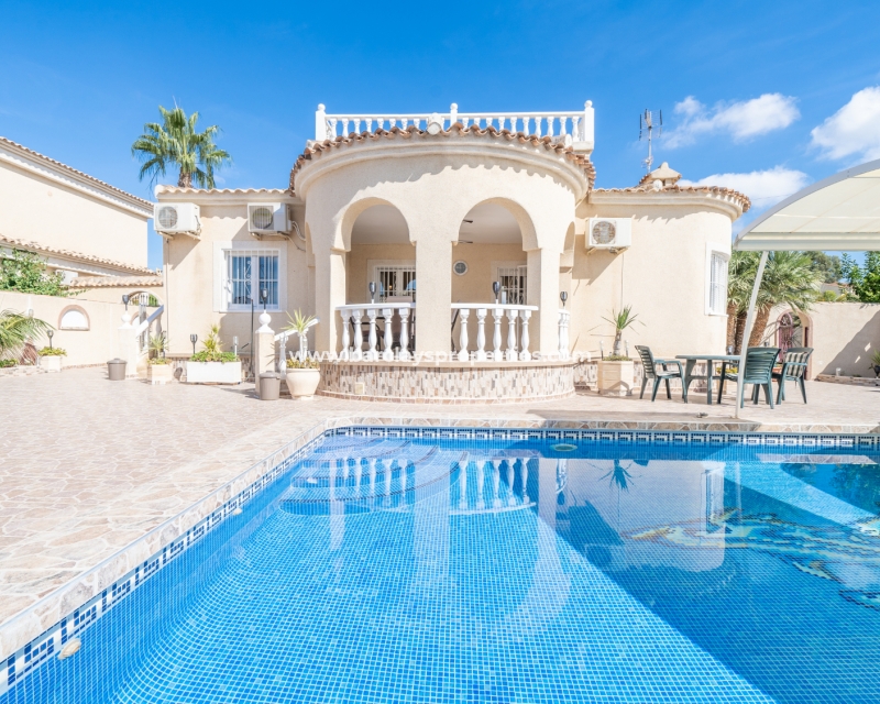 Wederverkoop - Vrijstaande Villa - Urb. La Marina