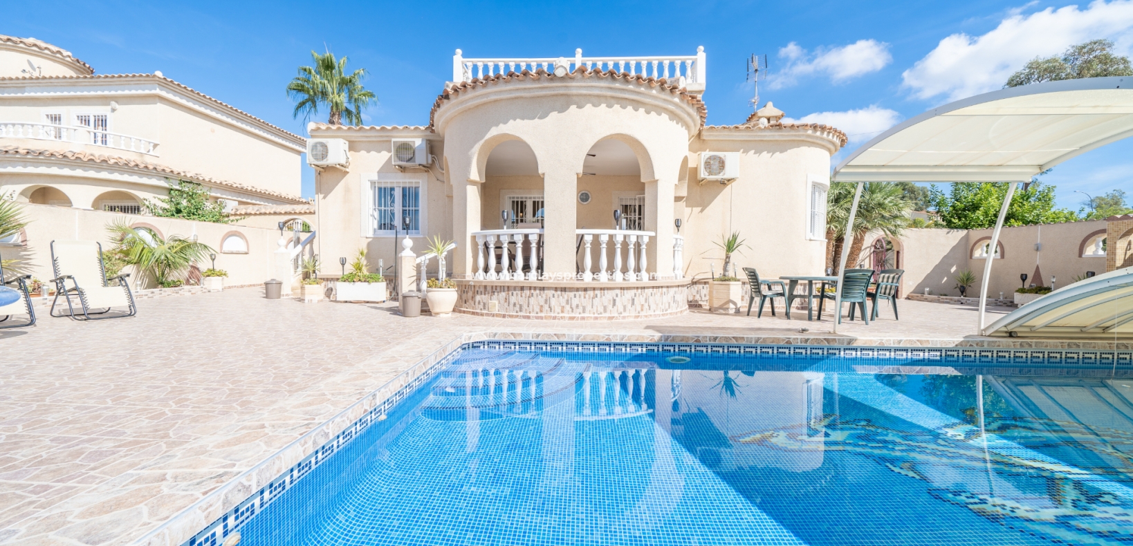 Wederverkoop - Vrijstaande Villa - Urb. La Marina