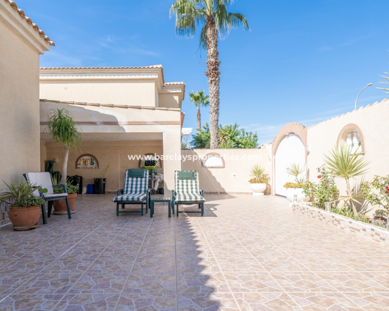 Wederverkoop - Vrijstaande Villa - Urb. La Marina