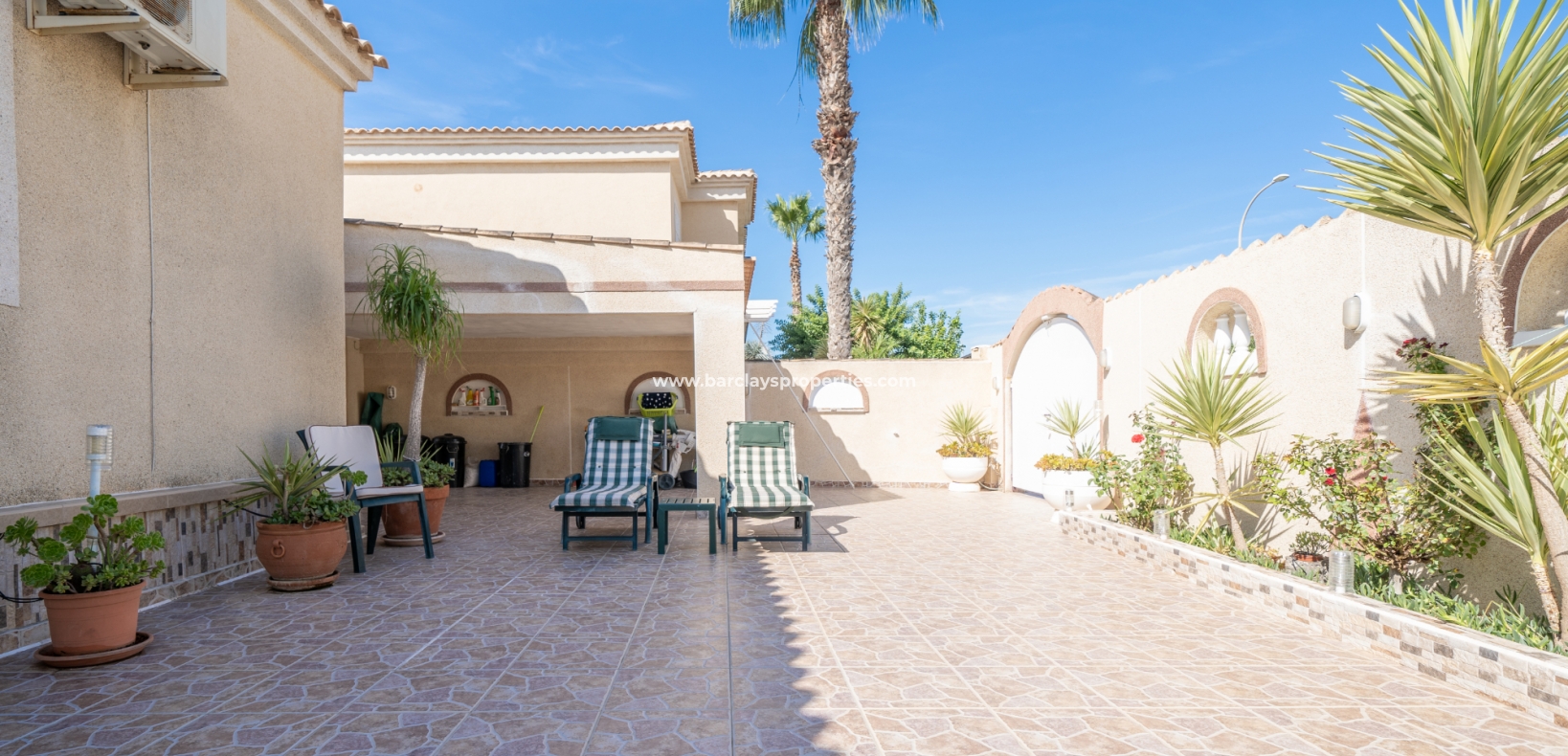 Wederverkoop - Vrijstaande Villa - Urb. La Marina