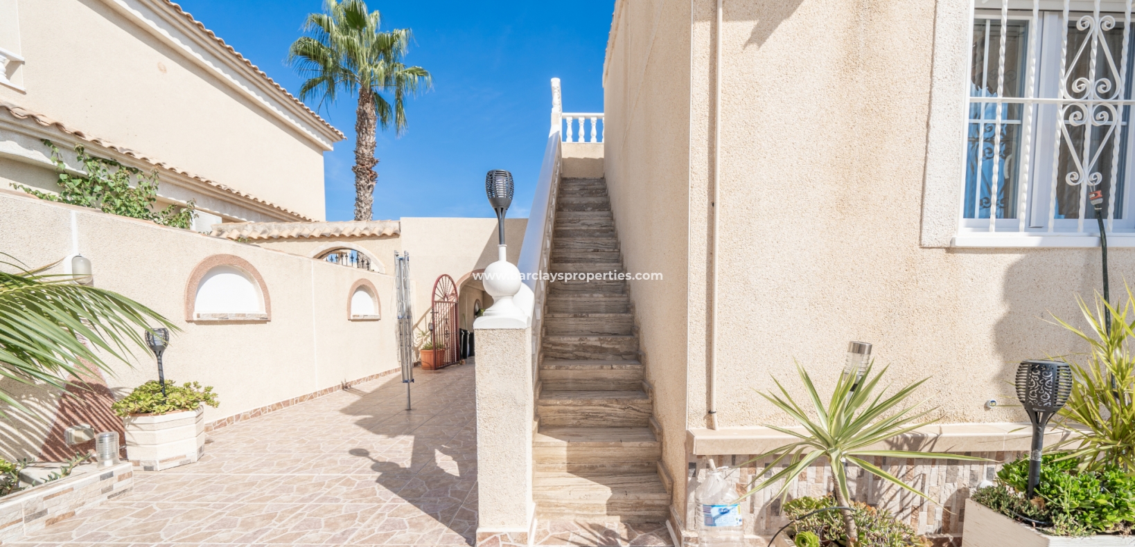 Wederverkoop - Vrijstaande Villa - Urb. La Marina