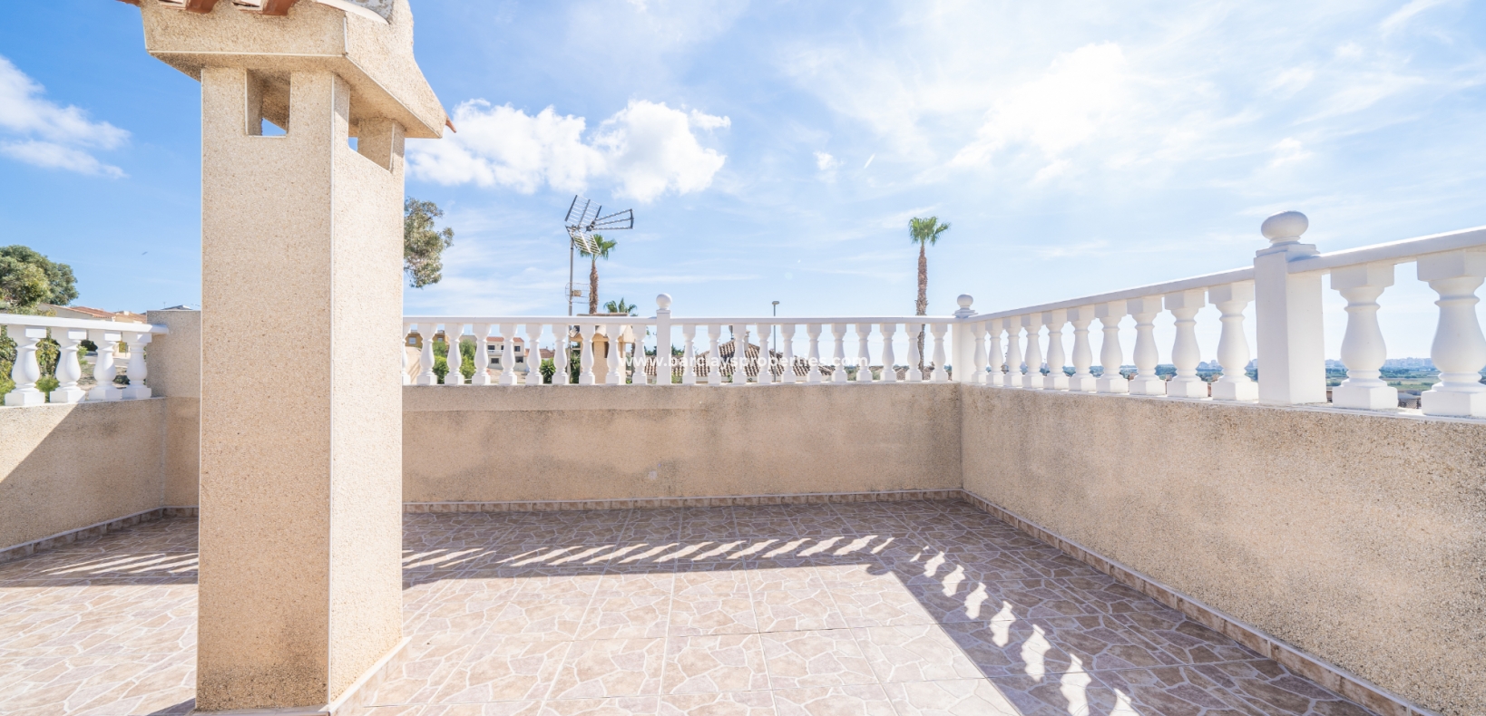 Wederverkoop - Vrijstaande Villa - Urb. La Marina