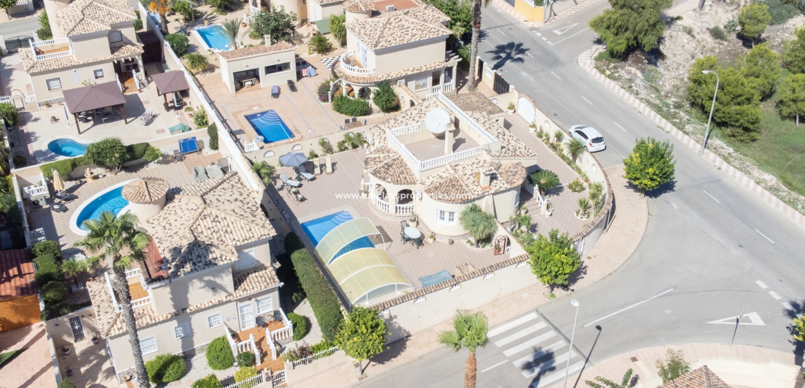 Wederverkoop - Vrijstaande Villa - Urb. La Marina