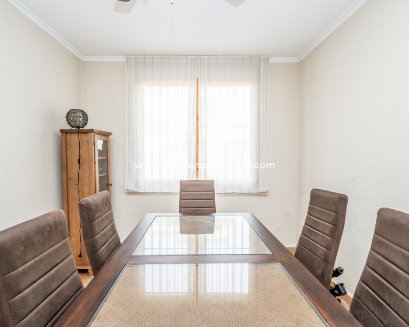 Wederverkoop - Vrijstaande Villa - Urb. La Marina