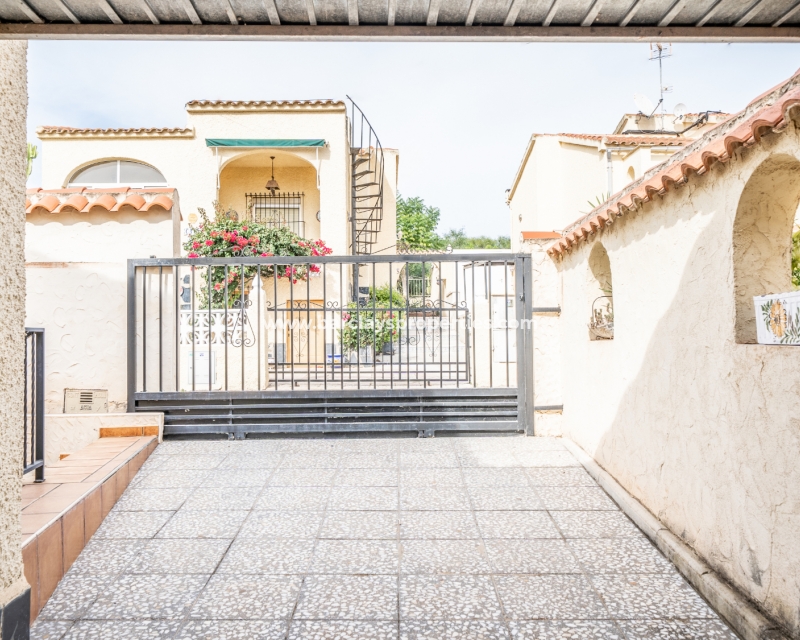 Wederverkoop - Vrijstaande Villa - Urb. La Marina