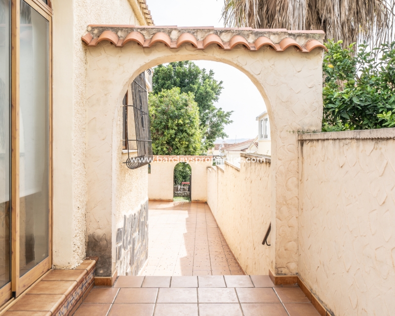 Wederverkoop - Vrijstaande Villa - Urb. La Marina