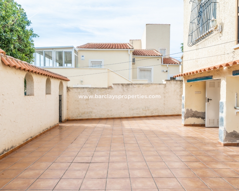 Wederverkoop - Vrijstaande Villa - Urb. La Marina