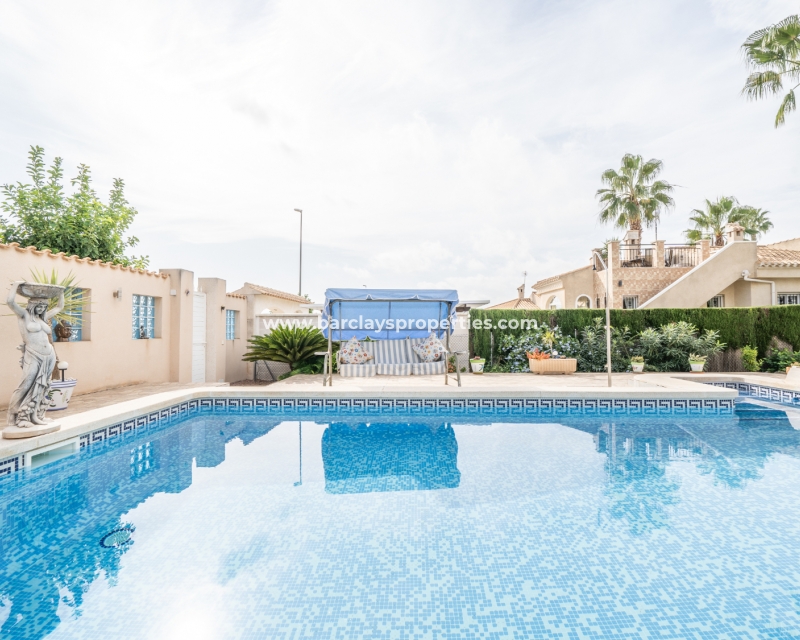 Wederverkoop - Vrijstaande Villa - Urb. La Marina