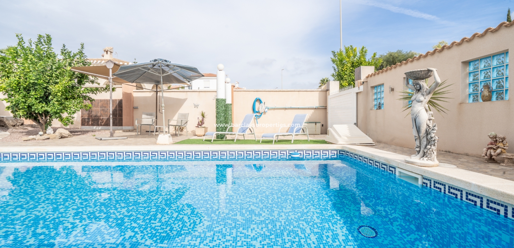 Wederverkoop - Vrijstaande Villa - Urb. La Marina