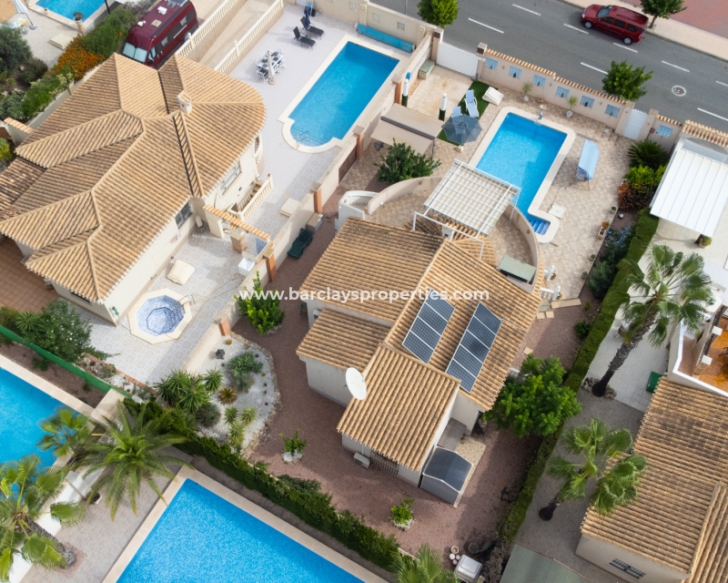 Wederverkoop - Vrijstaande Villa - Urb. La Marina