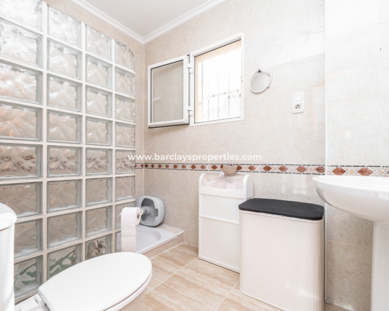 Wederverkoop - Vrijstaande Villa - Urb. La Marina