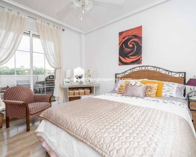 Wederverkoop - Vrijstaande Villa - Urb. La Marina