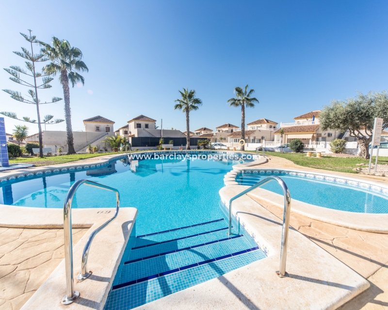 Wederverkoop - Vrijstaande Villa - Urb. La Marina