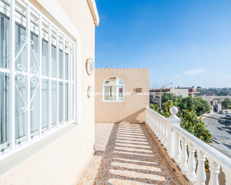 Wederverkoop - Vrijstaande Villa - Urb. La Marina