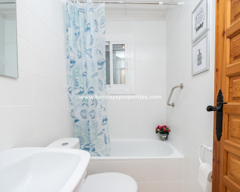 Wederverkoop - Vrijstaande Villa - Urb. La Marina