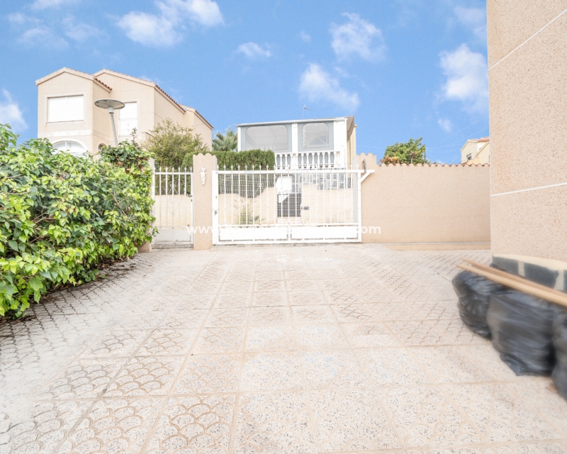 Wederverkoop - Vrijstaande Villa - Urb. La Marina