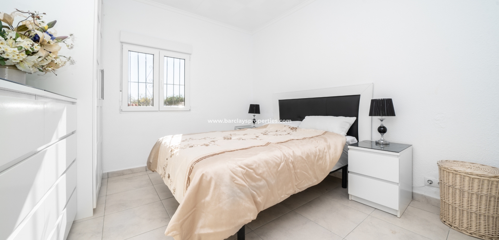 Wederverkoop - Vrijstaande Villa - Urb. La Marina