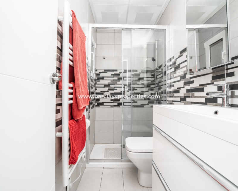 Wederverkoop - Vrijstaande Villa - Urb. La Marina