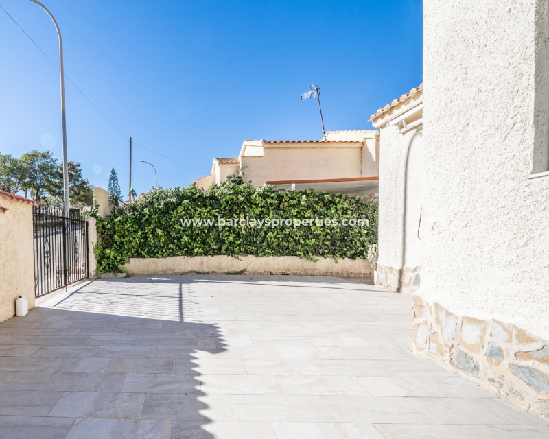 Wederverkoop - Vrijstaande Villa - Urb. La Marina