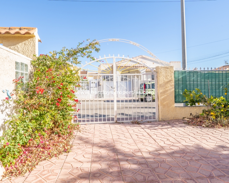 Wederverkoop - Vrijstaande Villa - Urb. La Marina