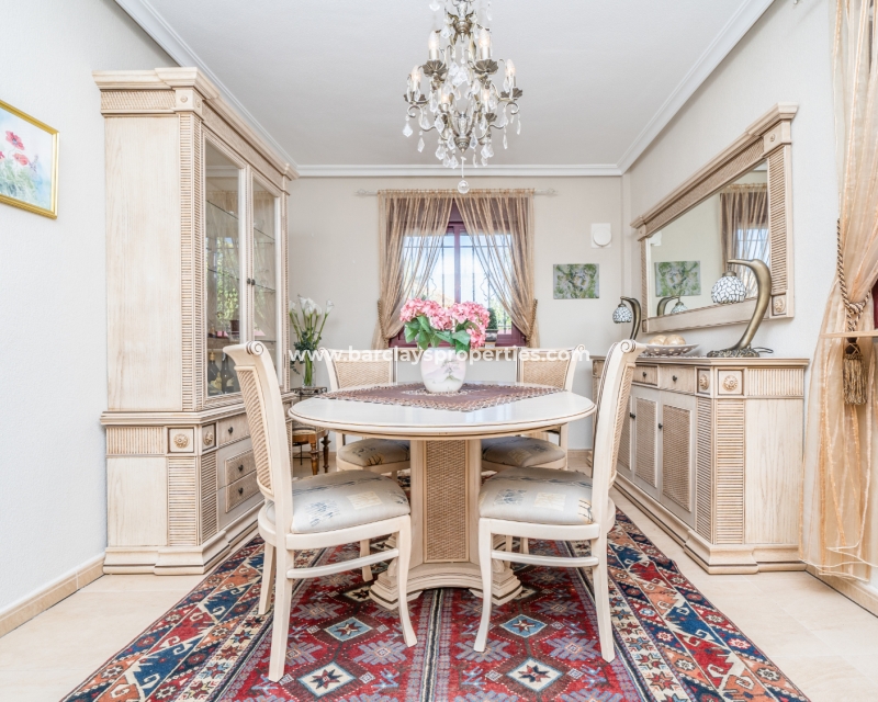 Wederverkoop - Vrijstaande Villa - Urb. La Marina