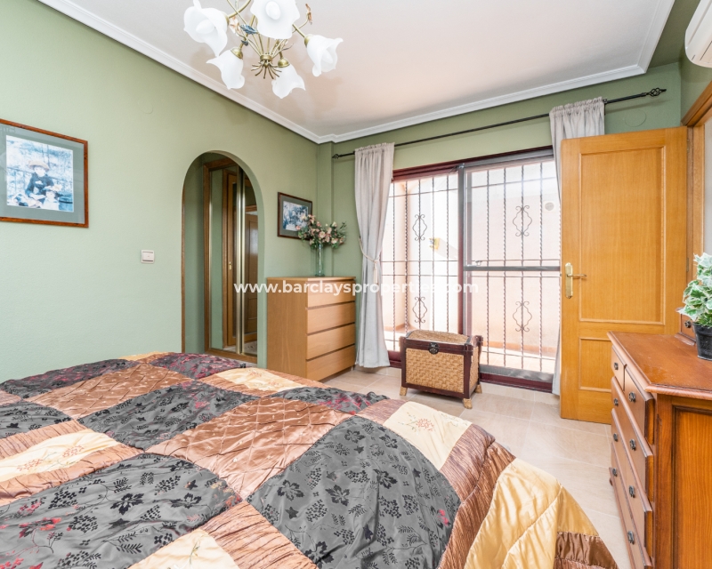 Wederverkoop - Vrijstaande Villa - Urb. La Marina