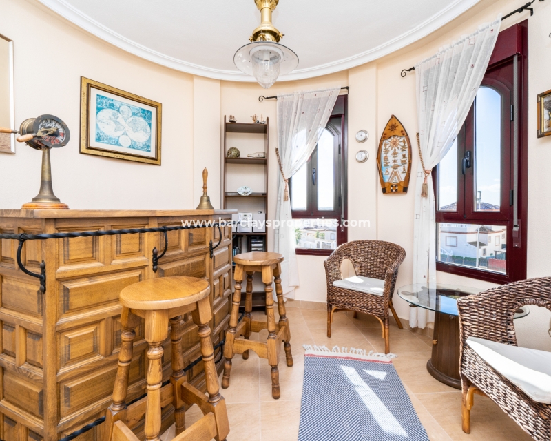 Wederverkoop - Vrijstaande Villa - Urb. La Marina