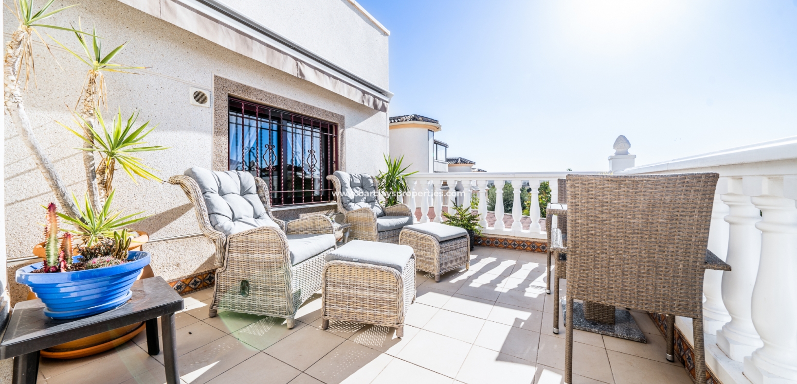 Wederverkoop - Vrijstaande Villa - Urb. La Marina