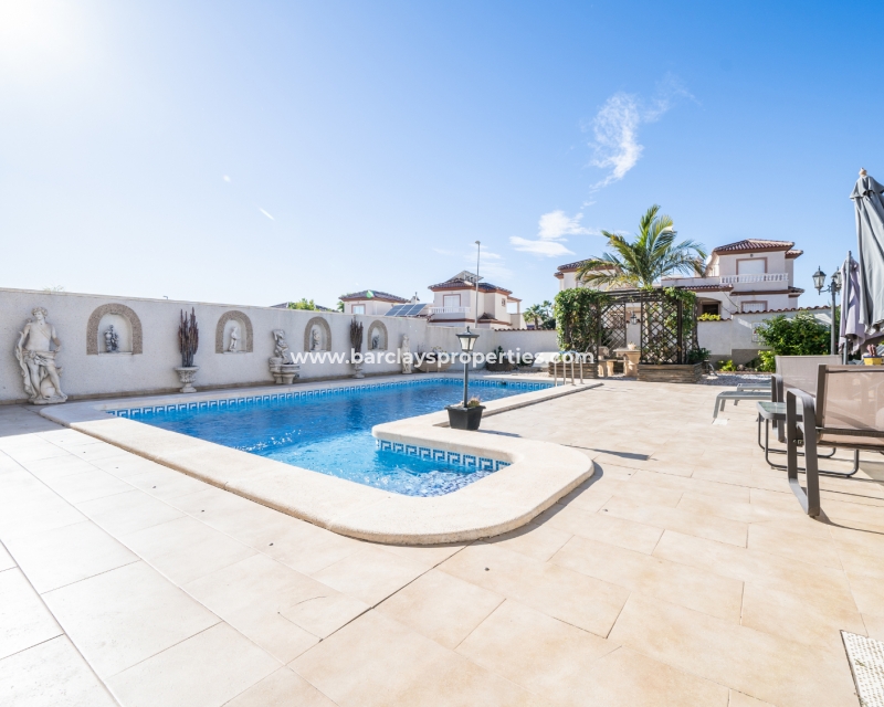 Wederverkoop - Vrijstaande Villa - Urb. La Marina