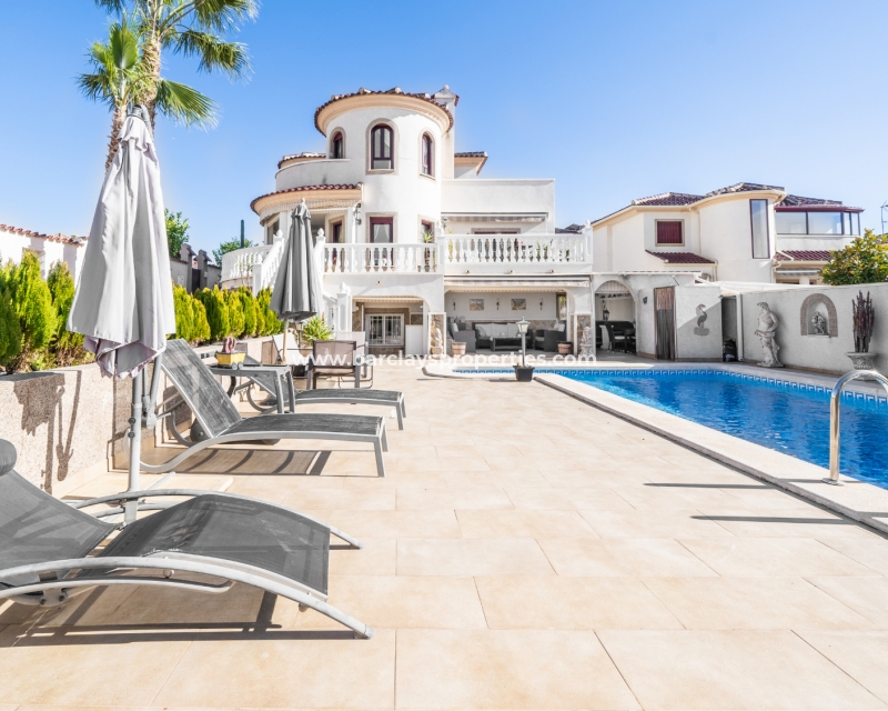 Wederverkoop - Vrijstaande Villa - Urb. La Marina