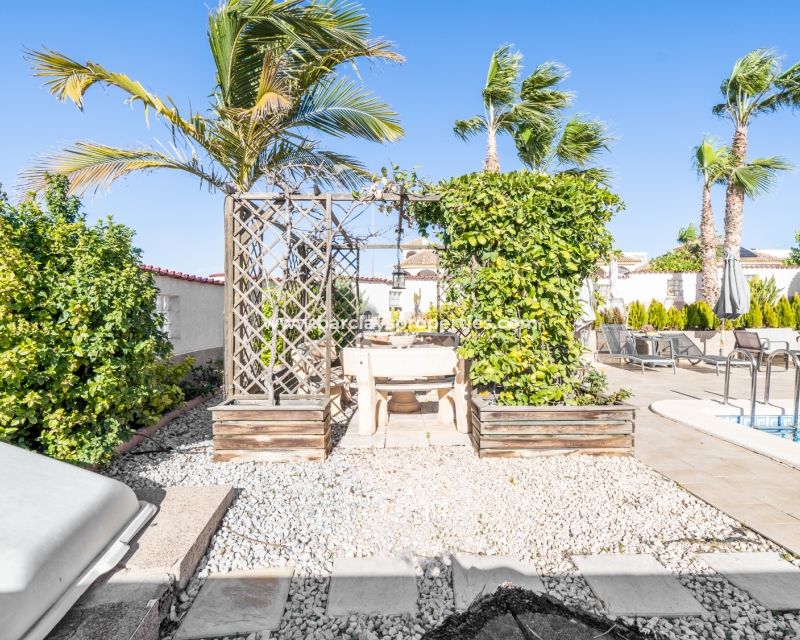 Wederverkoop - Vrijstaande Villa - Urb. La Marina