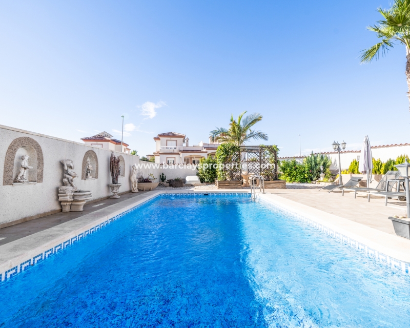 Wederverkoop - Vrijstaande Villa - Urb. La Marina