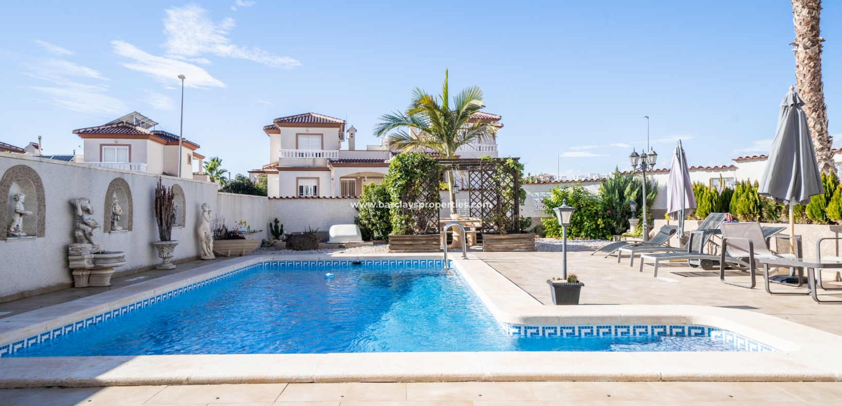 Wederverkoop - Vrijstaande Villa - Urb. La Marina