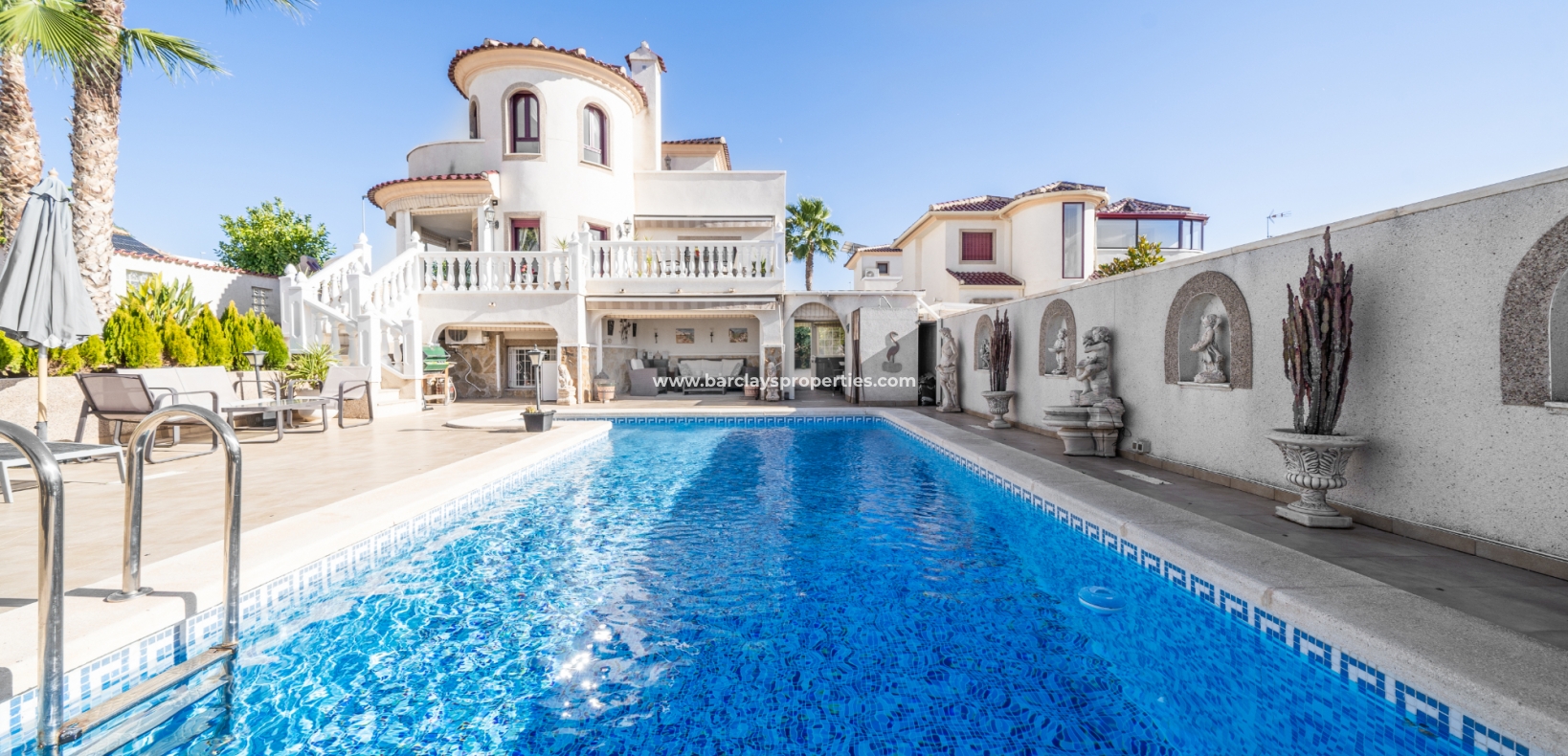 Wederverkoop - Vrijstaande Villa - Urb. La Marina