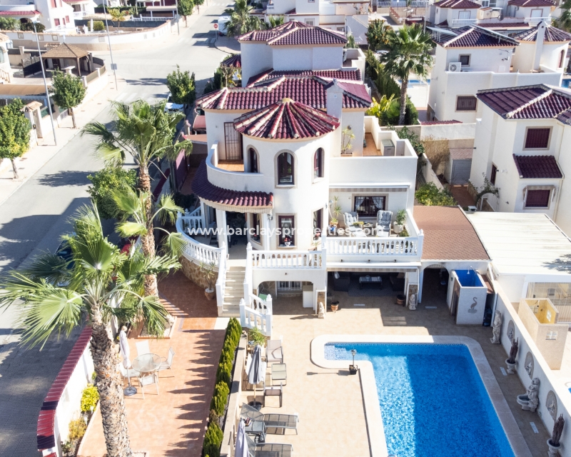 Wederverkoop - Vrijstaande Villa - Urb. La Marina