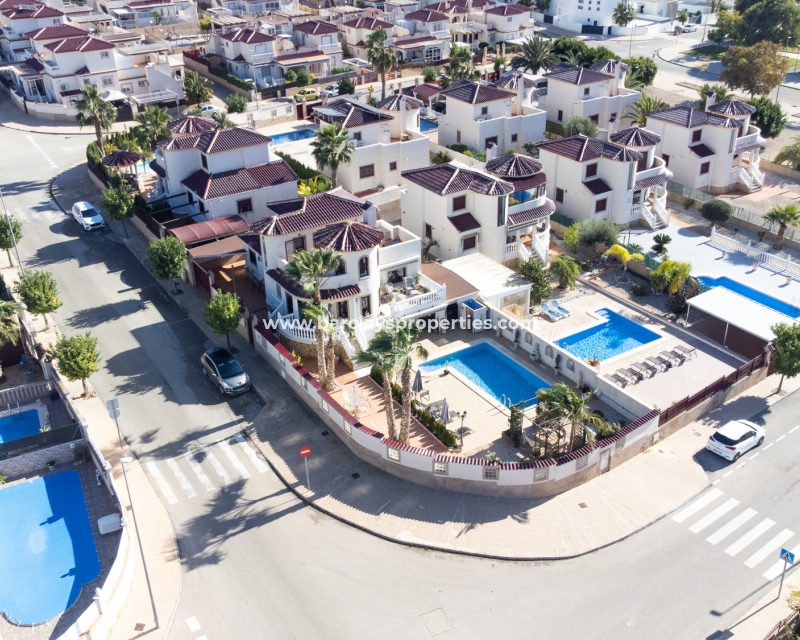 Wederverkoop - Vrijstaande Villa - Urb. La Marina