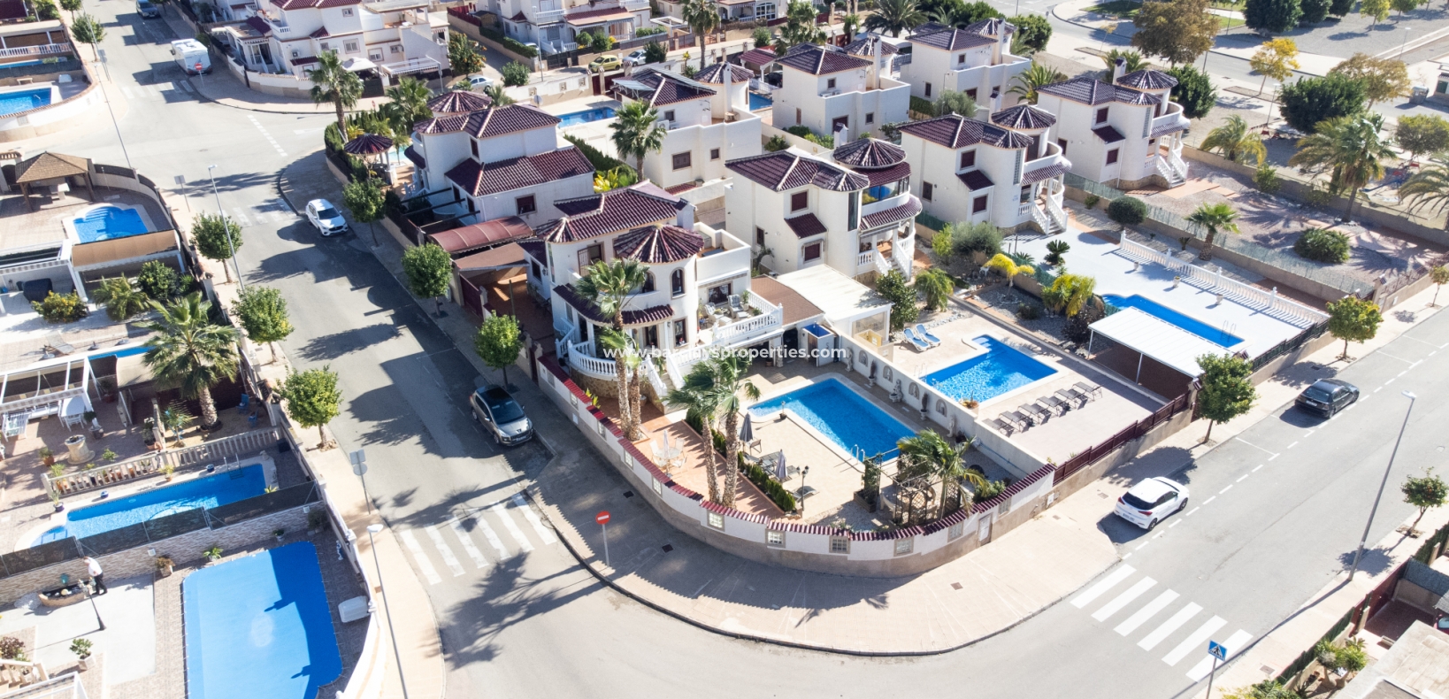 Wederverkoop - Vrijstaande Villa - Urb. La Marina