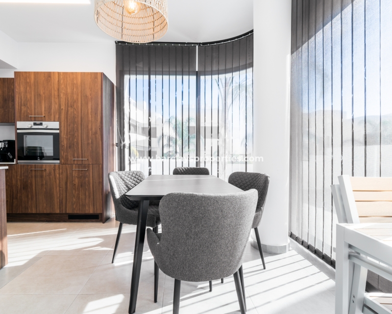 Wederverkoop - Vrijstaande Villa - Urb. La Marina