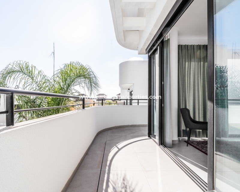 Wederverkoop - Vrijstaande Villa - Urb. La Marina