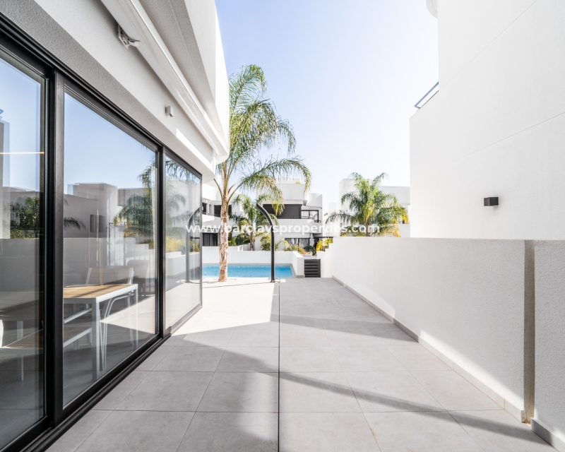 Wederverkoop - Vrijstaande Villa - Urb. La Marina