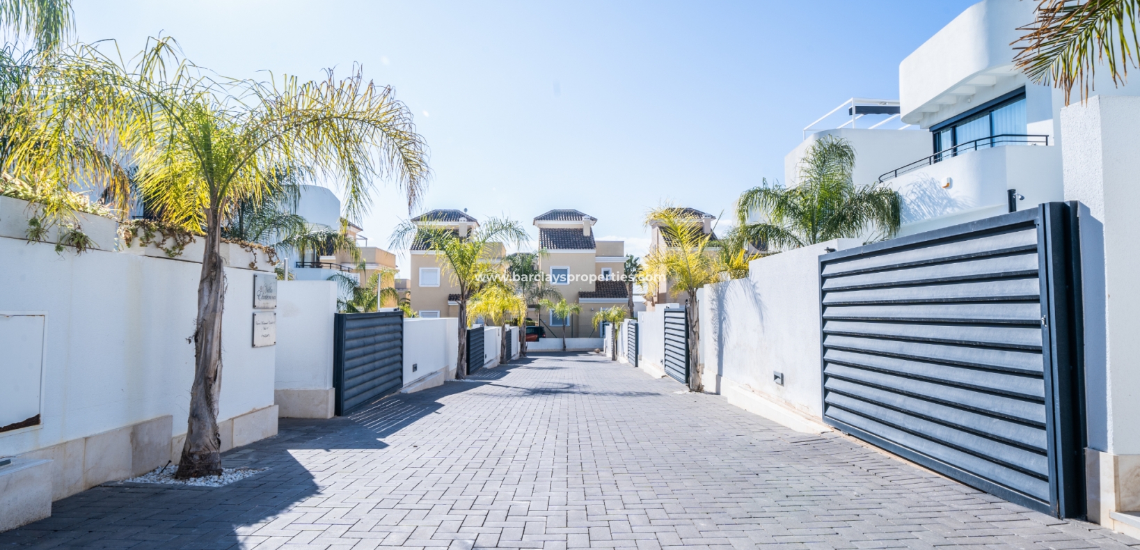 Wederverkoop - Vrijstaande Villa - Urb. La Marina