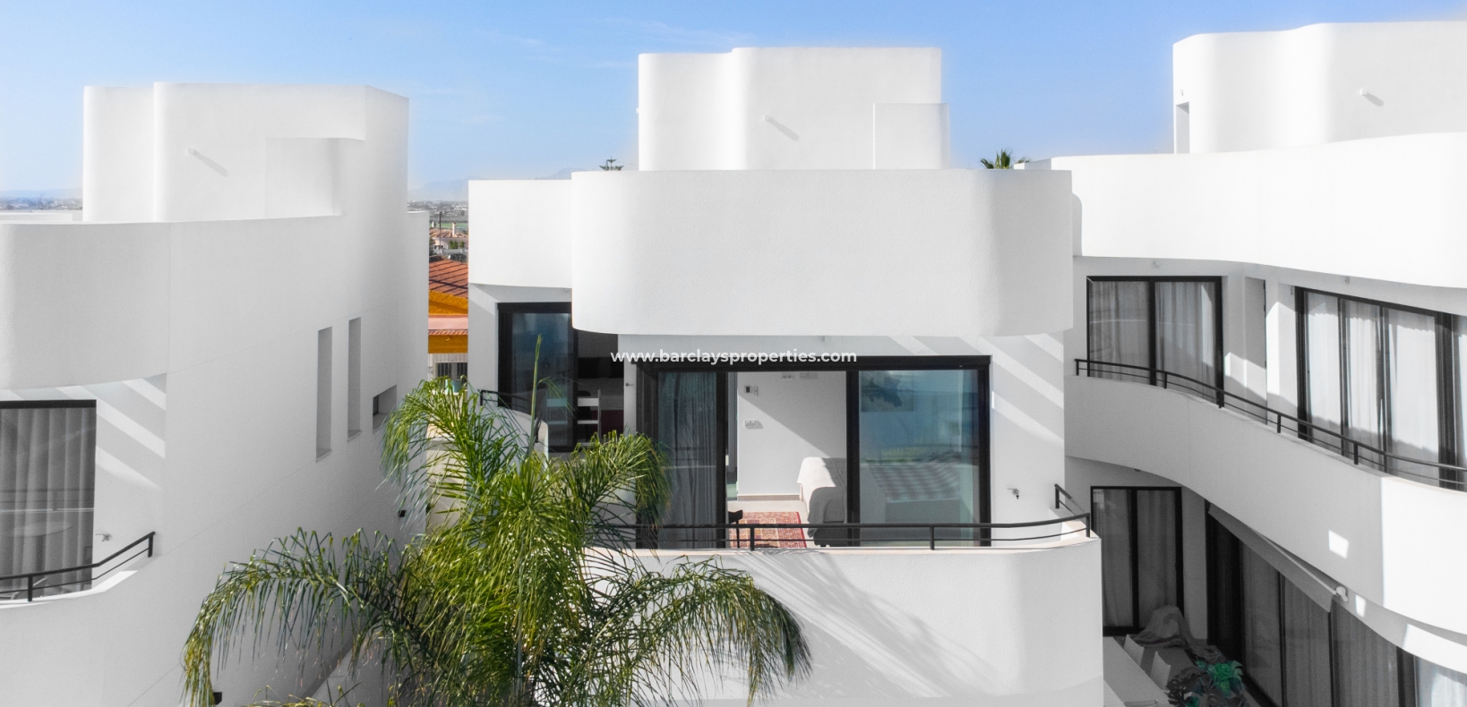 Wederverkoop - Vrijstaande Villa - Urb. La Marina