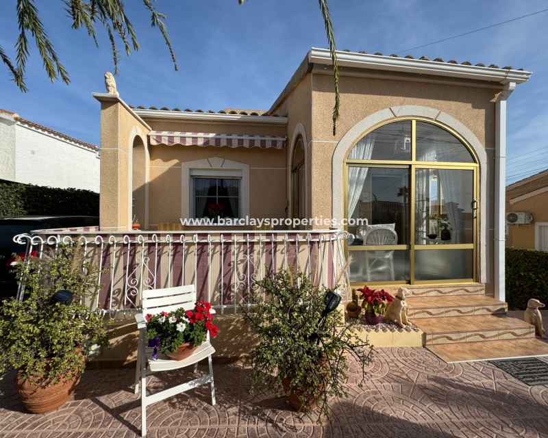 Wederverkoop - Vrijstaande Villa - Urb. La Marina