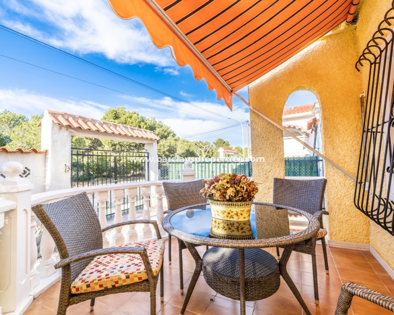 Wederverkoop - Vrijstaande Villa - Urb. La Marina