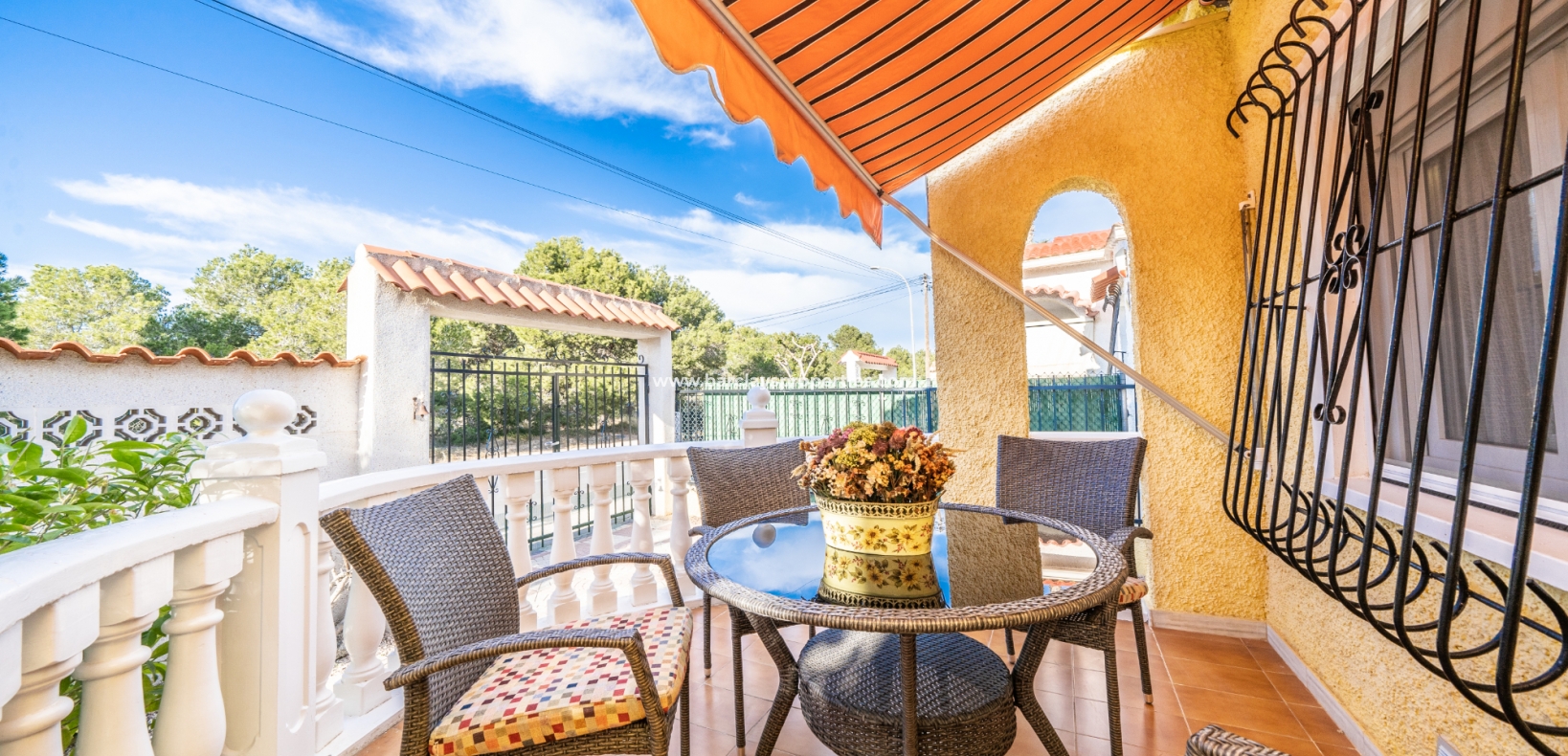 Wederverkoop - Vrijstaande Villa - Urb. La Marina