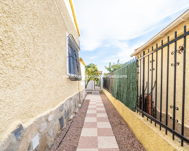 Wederverkoop - Vrijstaande Villa - Urb. La Marina