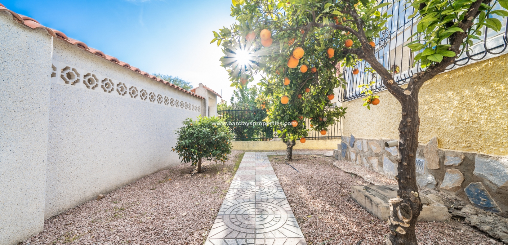 Wederverkoop - Vrijstaande Villa - Urb. La Marina