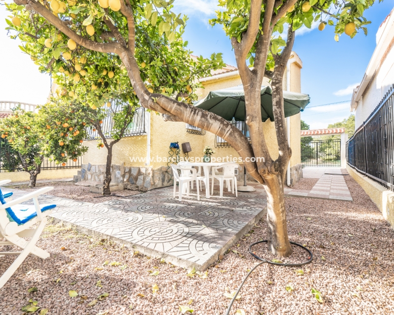 Wederverkoop - Vrijstaande Villa - Urb. La Marina