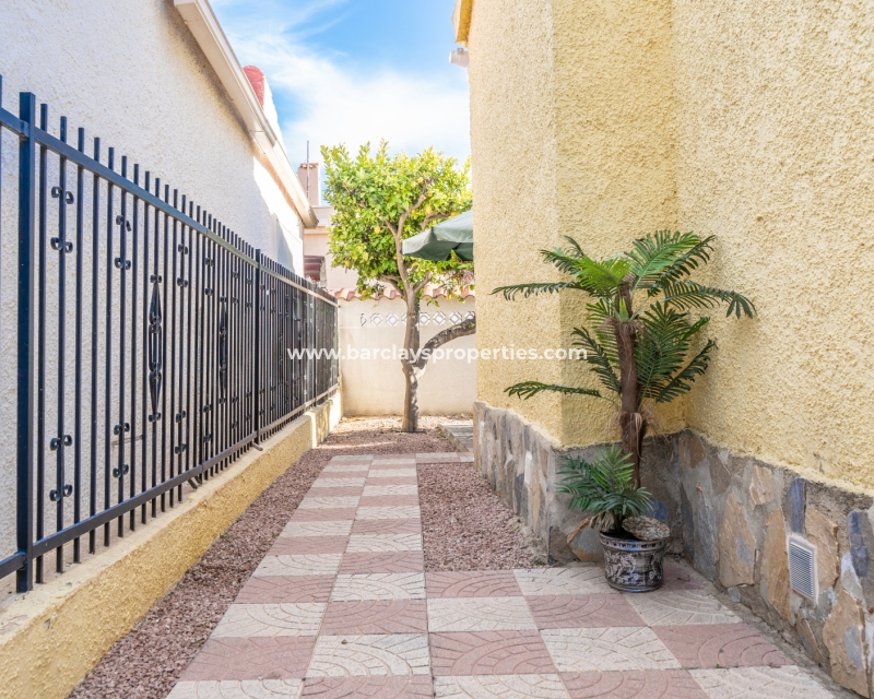 Wederverkoop - Vrijstaande Villa - Urb. La Marina