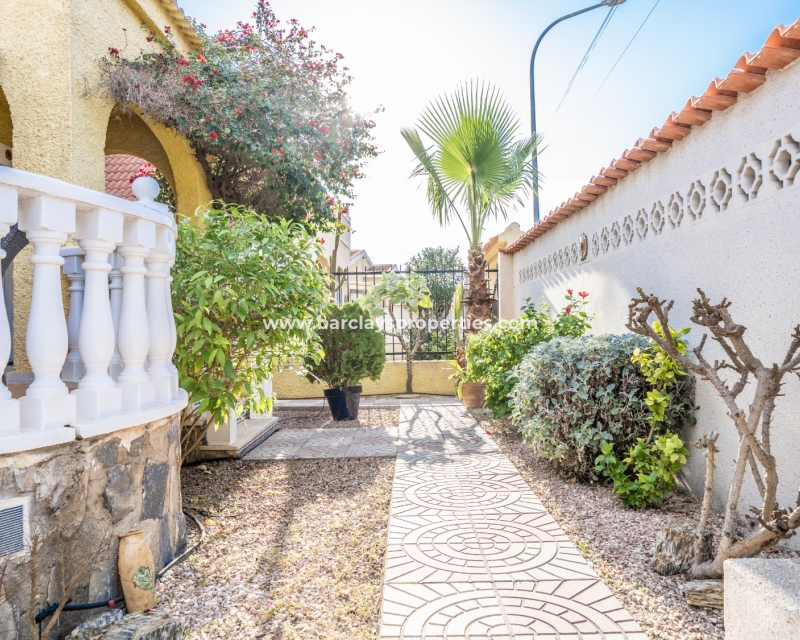 Wederverkoop - Vrijstaande Villa - Urb. La Marina